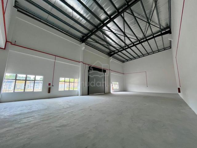Desa Cemerlang@Frontier,1.5 Storey Cluster Factory Corner Lot for Rent 1