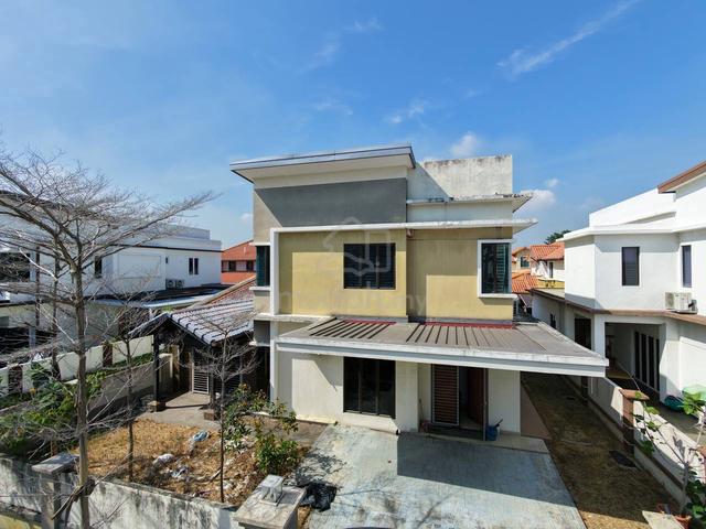 Double Storey Bungalow at Aman Perdana, Klang with Indoor Pool 1