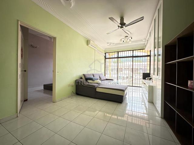 Sungai Ara Town House 1