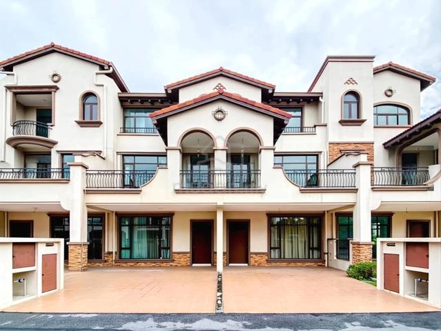 [F.Loan| 20x70 | Below Market| 4R4B] 3 Storey Diamond City, Semenyih 1