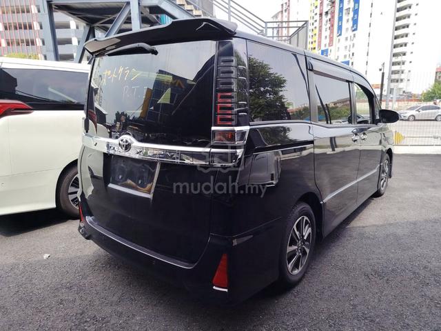 2021 Toyota VOXY 2.0 ZS KIRAMEKI III (A) UNREG 21 - 2