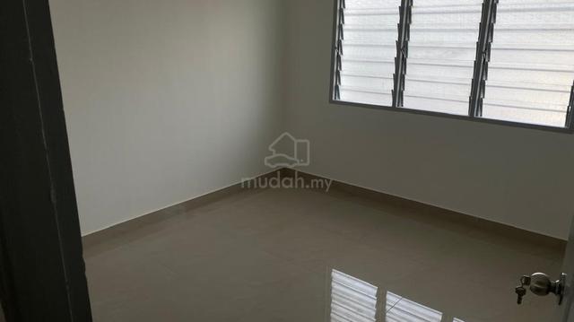 Room To Let 1