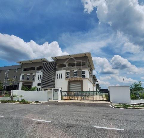 Corner 1.5 Sty Semi-D Factory @ Jalan STR Saujana Teknologi Rawang 1