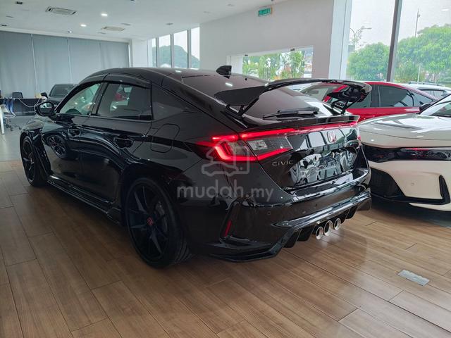 Racing Black Honda Civic FL5 Type R 2025 - 2