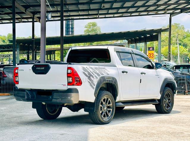 2022 Toyota HILUX 2.8 ROGUE (A) - 2