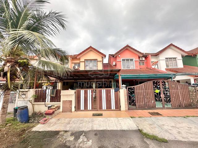 20 x70 Double Storey House Taman Pinggiran USJ 3 Subang Jaya 1