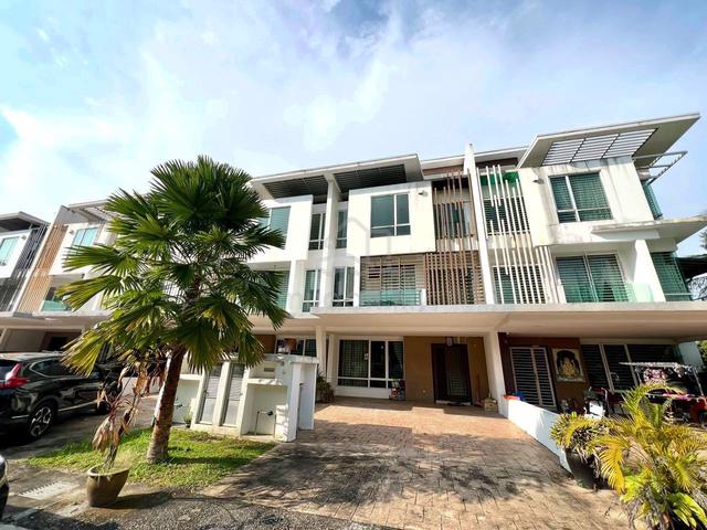 FACING OPEN 💥 3 Storey Terrace Cassia Garden Residence Cyberjaya 1