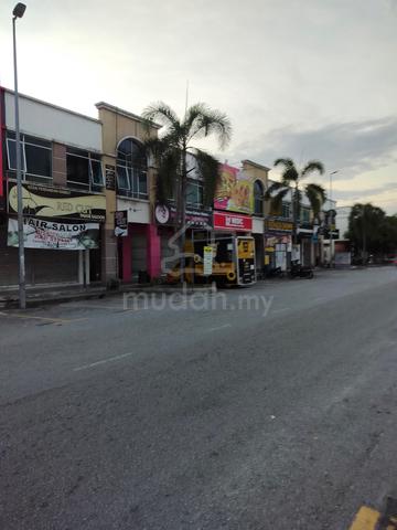 (Face Main Road) Ground Floor Shop at Taman Pelangi Semenyih, Semenyih 1