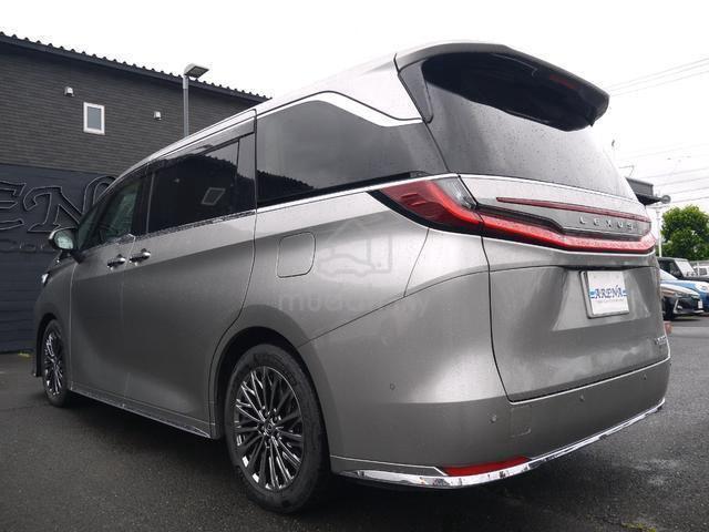 2024 Lexus LM 500H EXECUTIVE 4 SEATER - 2