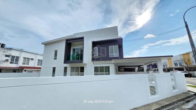 Double Storey cornet lot Suriaman 1 sendayan S2 1