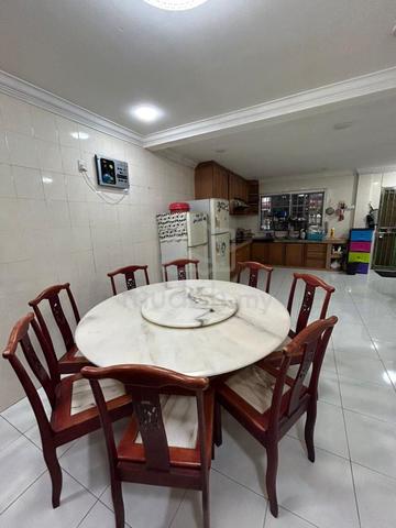 Jalan tun Hussein onn double storey house rent 1