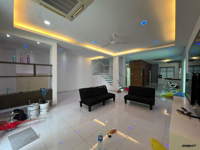 Setia Alam Anjung Sari 3 Storey Corner Renovated Move in Condition 1