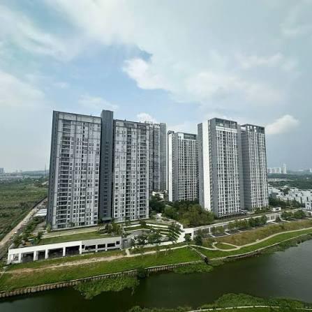 LakeFront Residence 1