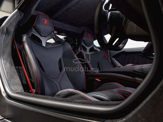 2025 Lamborghini REVUELTO 6.5 V12 Carbon Race Seat - 2