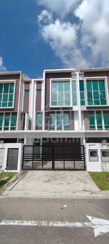 Seri Alam Johor Partially Furnished 2.5-Storey Terraced House For Rent 1