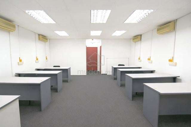 SG3 / Fasa 3 Taman Sri Gombak, Level 2 Partly Furnished Shop Office 1