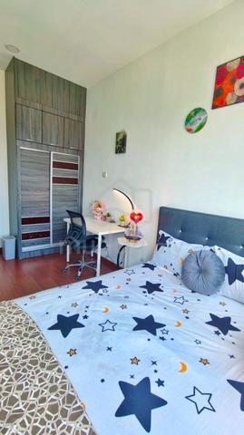 MASTER ROOM WITH A PRIVATE BATHROOM IN Skyville 8 @ Benteng KL 1