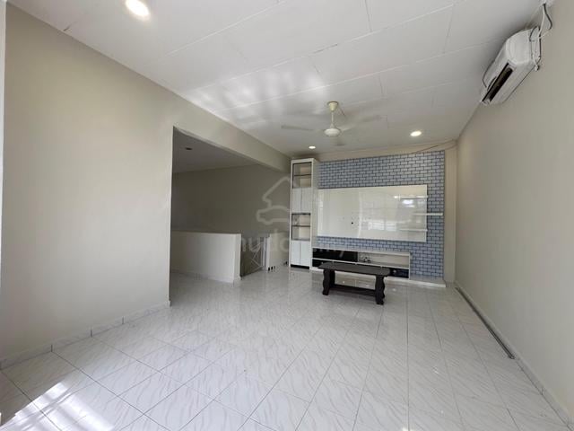 【 Endless Horizon 】Taman Kempas - 1.5 Storey Terrace House - For Sale 1