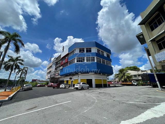 [Main Road] Shoplot 3 Tingkat Kamunting, Perak 1
