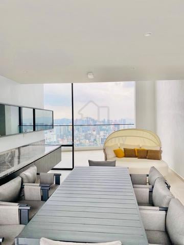 Isola KLCC 1
