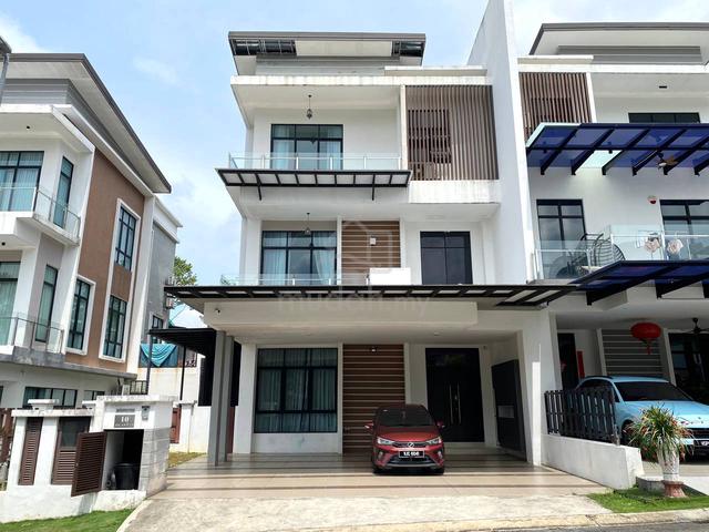 Triple Storey Semi D House Verge 32, Puncak Melawati Kuala Lumpur 1