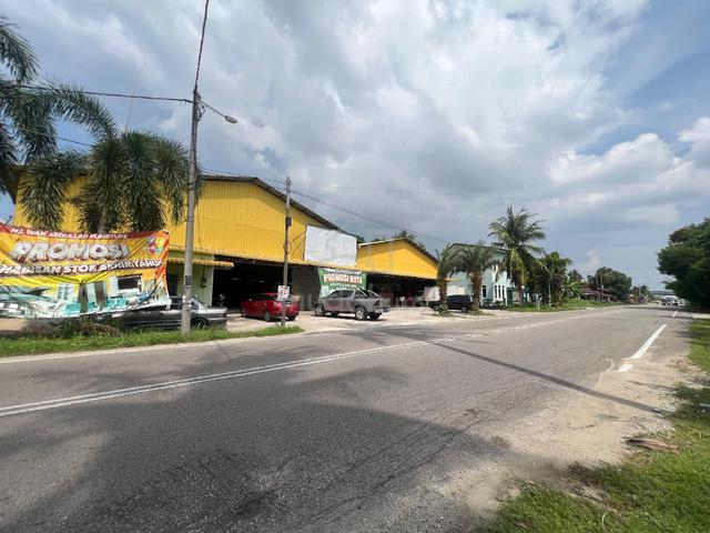 Gudang/Warehouse Untuk Disewa Di Wakaf Bharu 1