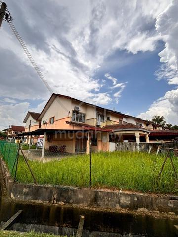Corner Town House Bayu Permai Desa Mutiara Kota Emerald Country Homes 1