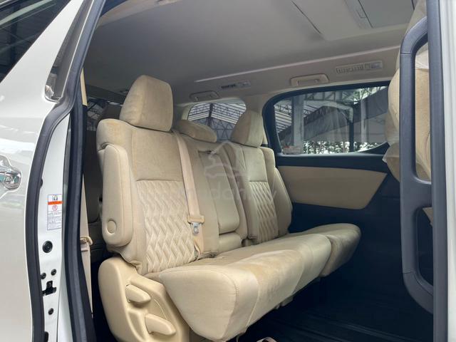 Toyota ALPHARD 2.5 X Low Mileage - 3