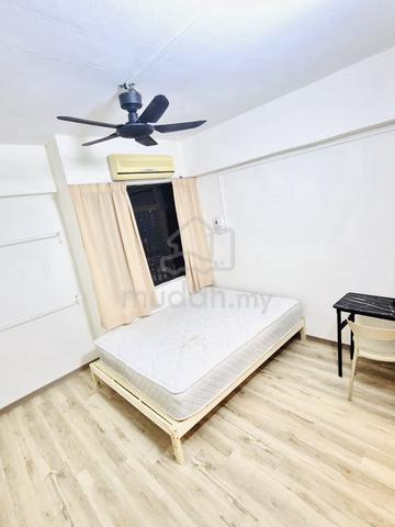Master Room Georgetown All Female Unit near Komtar Macallum Ready Now 1