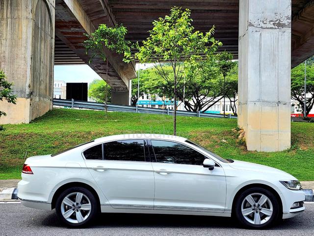 Volkswagen PASSAT 1.8TSI COMFORTLINE FULON 1 OWNER - 3