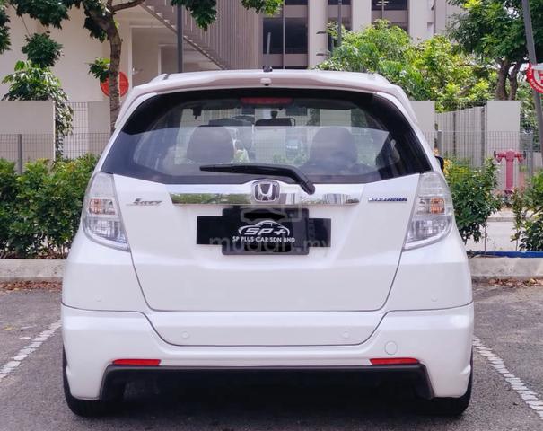 2014 Honda JAZZ 1.3 HYBRID FACELIFT (A) - 5