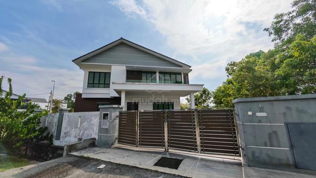 Batu Pahat Taman Megah Double Storey Bungalow 1
