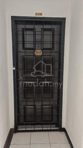 Api-Api Apartment 1