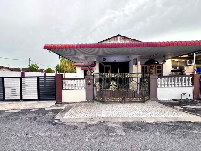 CORNER LOT SlNGLE STOREY HOUSE FOR SALE 1