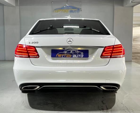 2013 Mercedes-Benz E200 2.0 / R/CAmera / C/Loan - 4