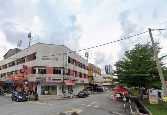 Cash back shop office end lot Ground floor Cempaka Ampang 1