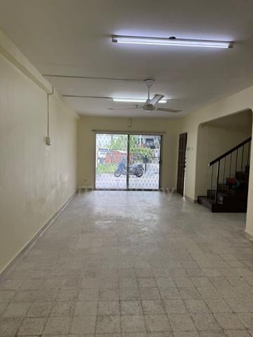Double Storey Terrace House Bandar Baru Bangi 3R3B Low Rental Near UKM 1