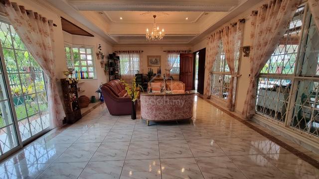 Taman Khidmat Bungalow l Big Compound l Ensuite Bedroom BDC Kolombong 1