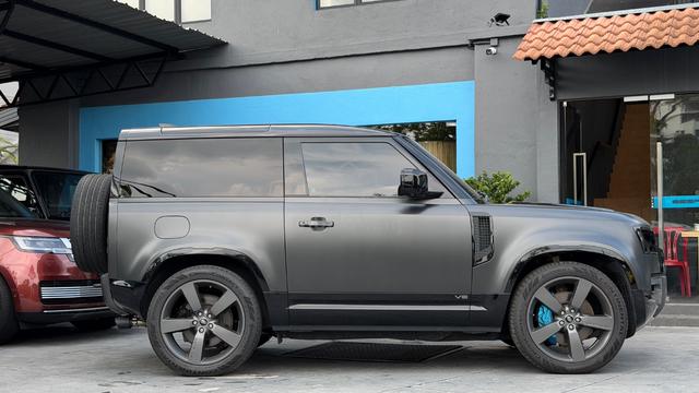 2021 Land Rover DEFENDER 90 5.0 P525 V8 (A) - 4