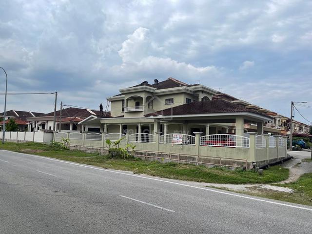 Pengkalan Pinji Mewah–Renovated Corner Lot with Spacious Land in Ipoh 1