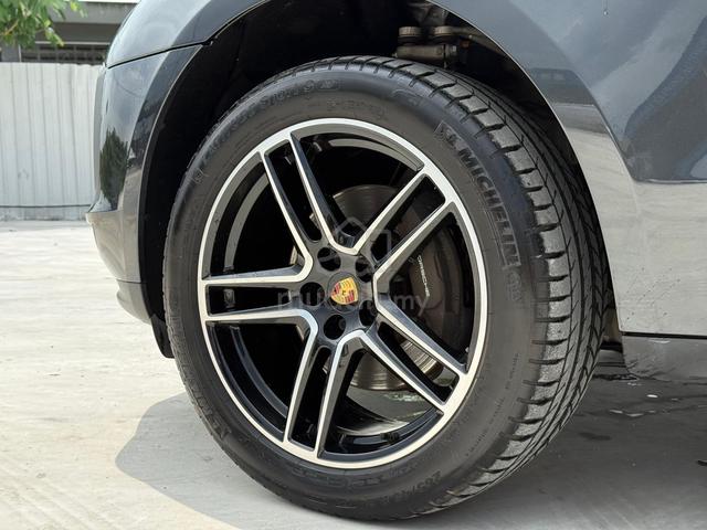 BLCK INTERIOR NEGO 2021 Porsche MACAN SUV w P/ROOF - 4