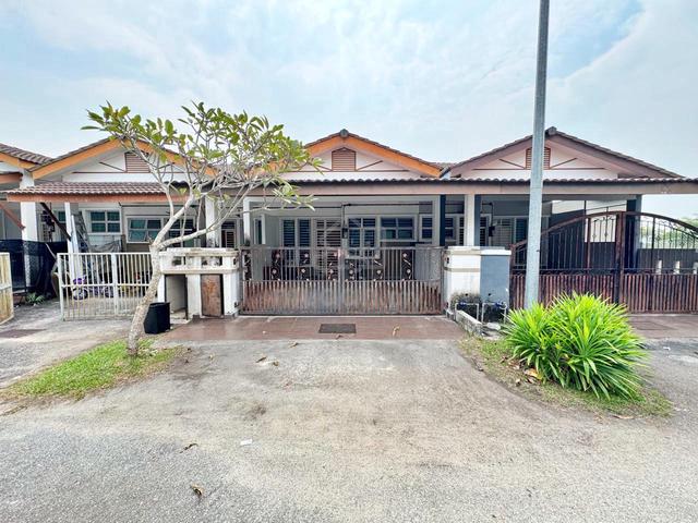 [RENOVATED] Tmn Desa Saujana Sg Merab Single Storey Terrace House 1