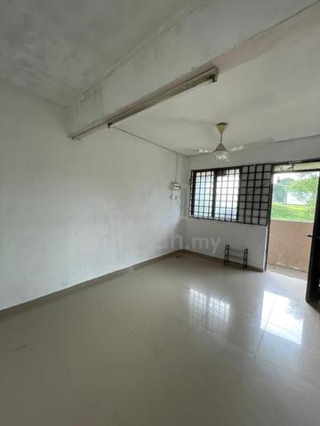 Flat Taman Ungku Tun Aminah 1