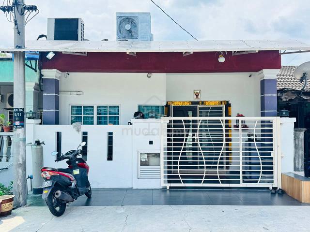 RENOVATED & EXTENDED Single Storey Terrace Taman Mawar Puchong 1