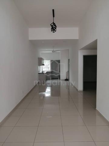 Be the 3rd Tenant! Single Storey House For Rent! 3