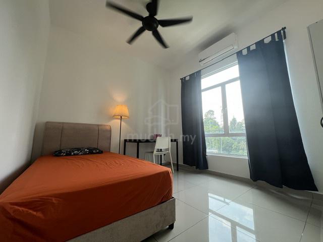 (female)Middle room in SpringvilleResidence, TmnEquine 4 rent 1