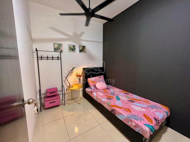 PV20 Female Small Room Near TAR UMT, AEON Big & NSK,Columbia Asia,LRT 1