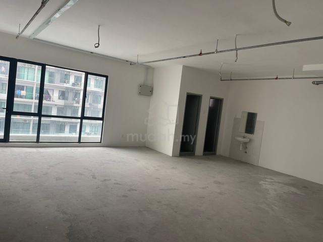 The Glenz Glenmarie Intermediate Office 823sf Facing Lrt3 for rent 1