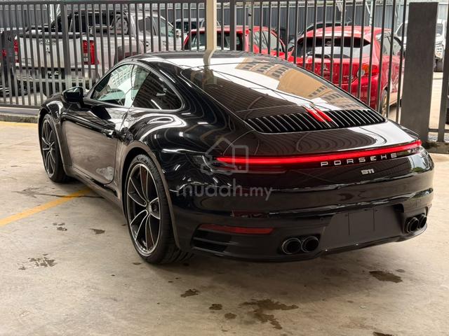 2022 Porsche 911 Carrera - 2
