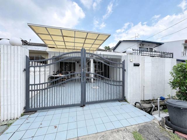 1.5 Storey End Lot Taman Sri Melati Selayang Freehold  1